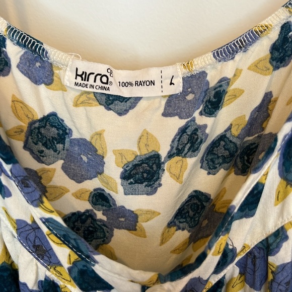 Blue flower print spaghetti strap button down top - Picture 4 of 5